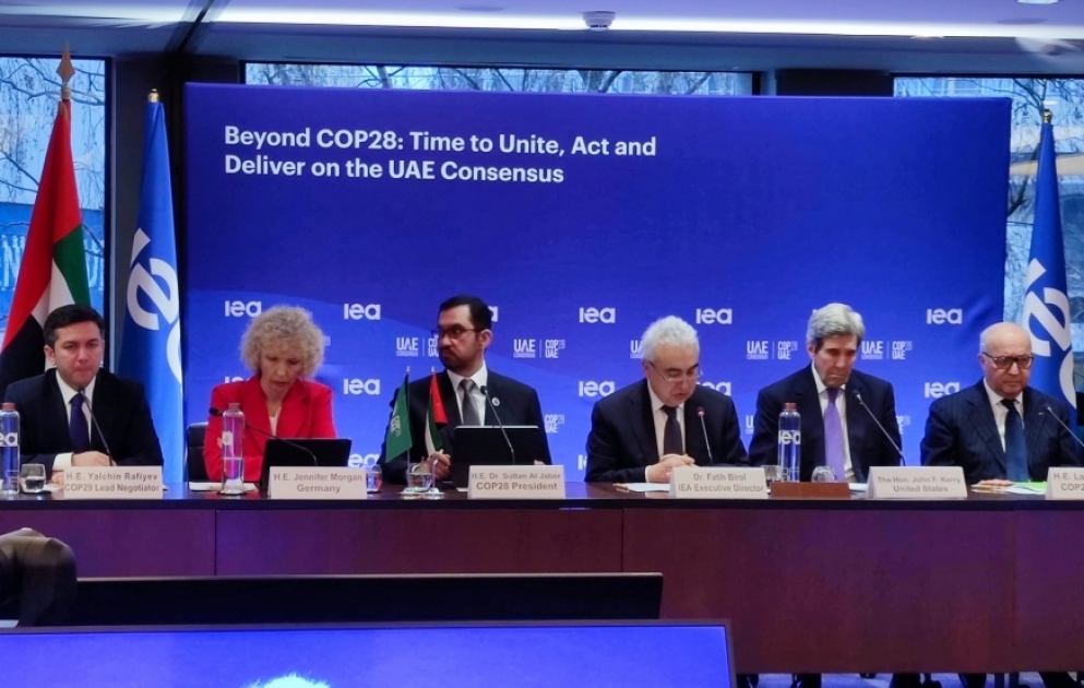 В Париже начал работу круглый стол высокого уровня, посвященный COP28 и COP29