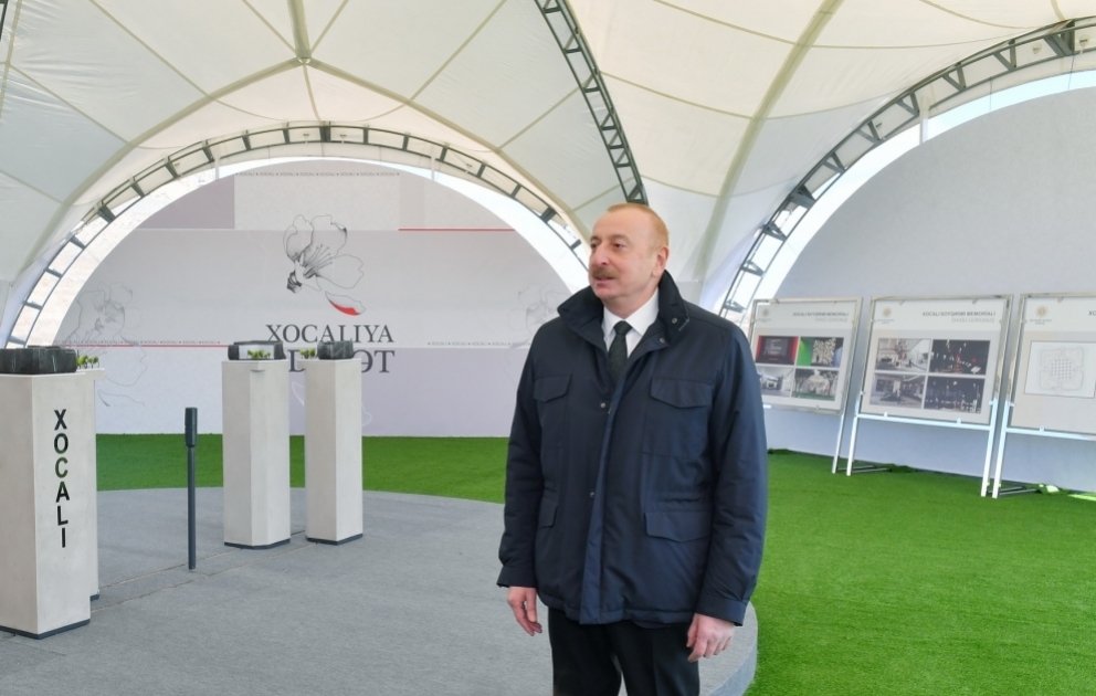 Prezident İlham Əliyev Xocalıda soyqırımı memorialının təməlini qoyub və rayon ictimaiyyətinin nümayəndələri ilə görüşüb