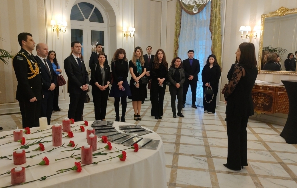 Parisdə Xocalı faciəsinin qurbanlarının xatirəsi ehtiramla anılıb