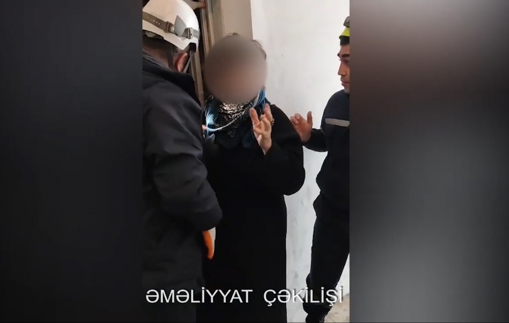 Xətai rayonunda liftdə köməksiz vəziyyətdə qalan vətəndaşlar xilas edilib