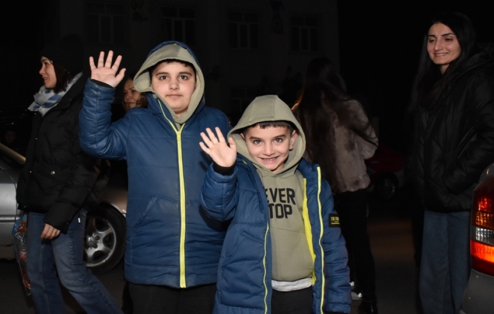 Große Rückkehr: 24 weitere Flüchtlingsfamilien aus Latschin kehren in ihre Heimatstadt zurück