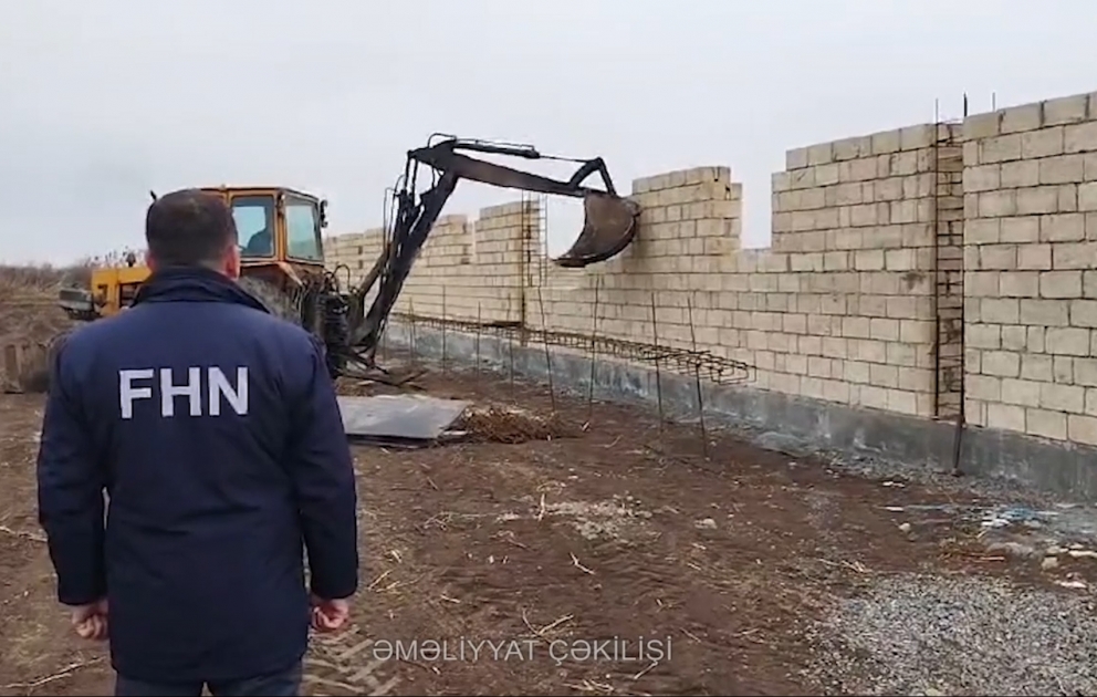 İmişlidə qanunsuz tikili sökülüb