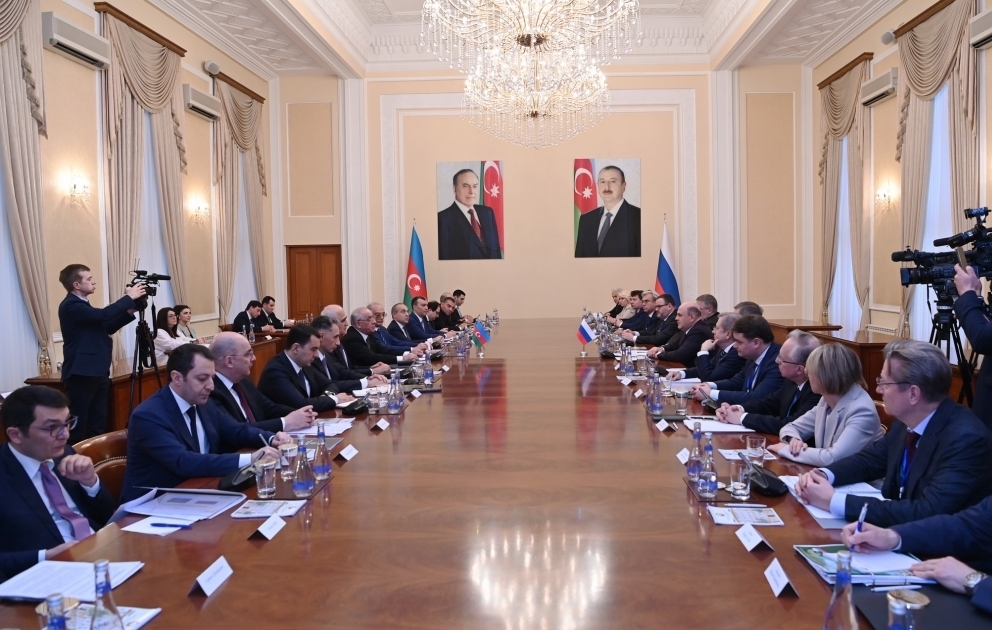 Les premiers ministres azerbaïdjanais et russe se réunissent à Bakou