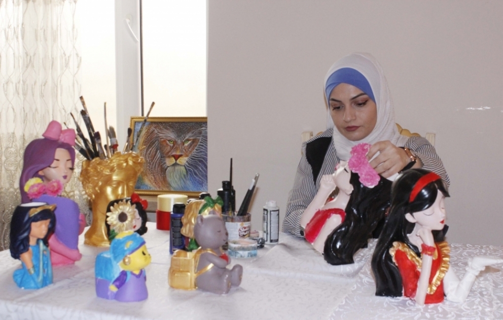 Gipsdən heykəllər hazırlayan Lənkəran sakini: Məhsulları sosial şəbəkələr vasitəsilə satıram