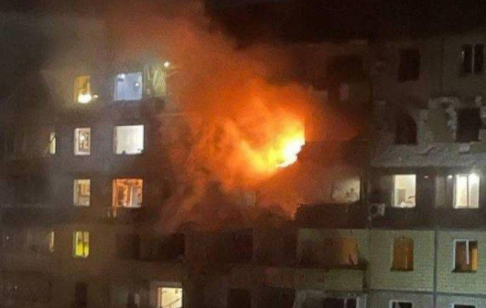 Ukraynanın Krivoy Roq şəhərində yaşayış binası raketlə vurulub, ölənlər var