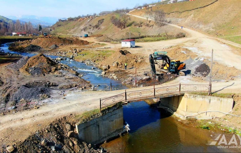 Yardımlıda 23.5 km uzunluğa malik avtomobil yollarının əsaslı təmirinə başlanılıb