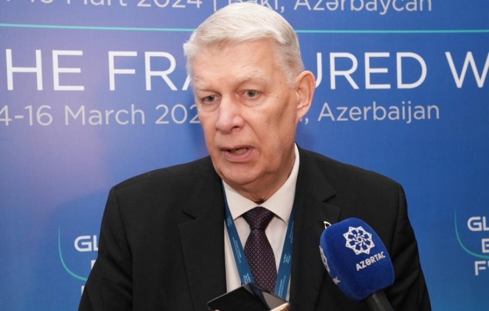Valdis Zatlers: Azərbaycan balanslaşdırılmış xarici siyasət aparır