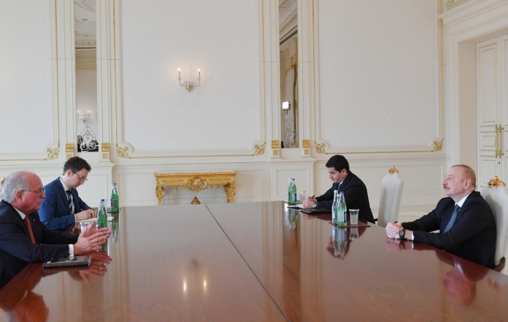 Präsident Ilham Aliyev empfängt Präsidenten des Stiftungsrats der Stiftung Münchner Sicherheitskonferenz