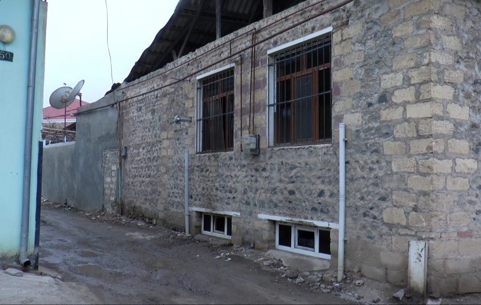 Gəncədə ev yanıb, yaşlı kişi xəsarət alıb