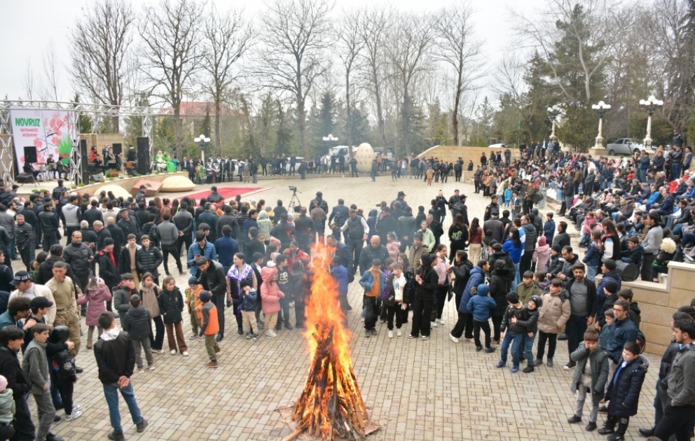 Şamaxıda bayram tonqalı qalanıb