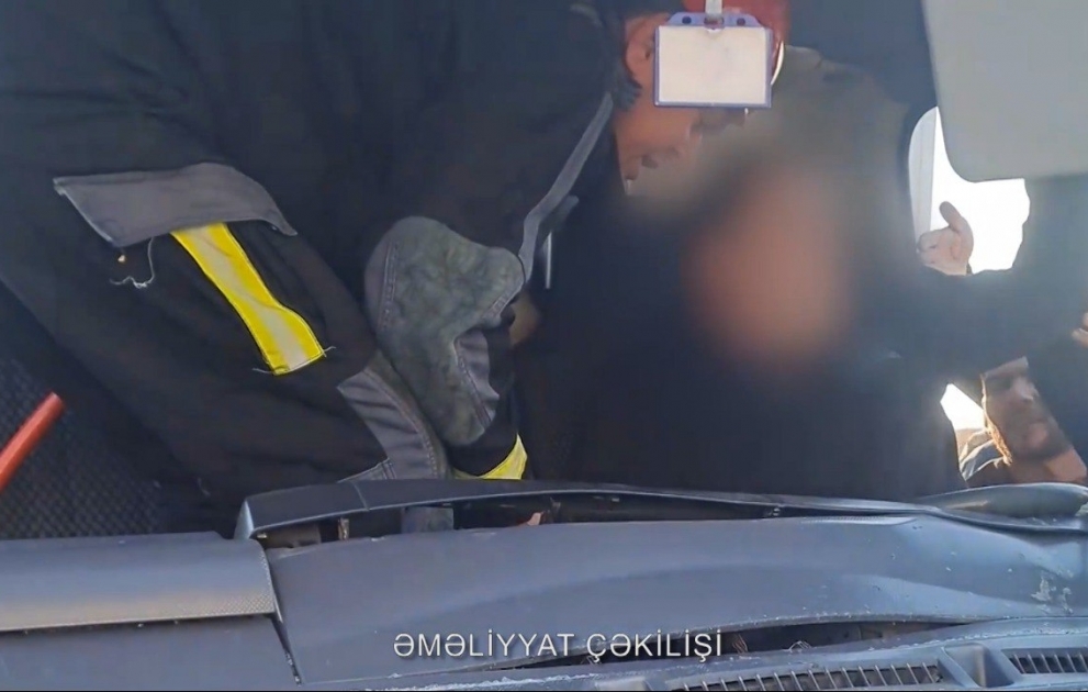 FHN: Avtomobildə sıxılmış vəziyyətdə qalan sürücü xilas olunub