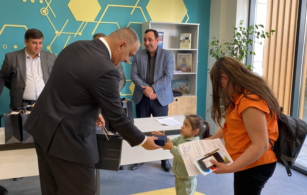 Another 35 families relocated to Fuzuli city get house keys