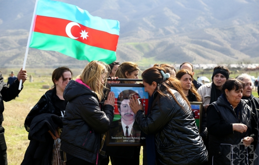 Les dépouilles de sept victimes du génocide de Khodjaly ont été inhumées
