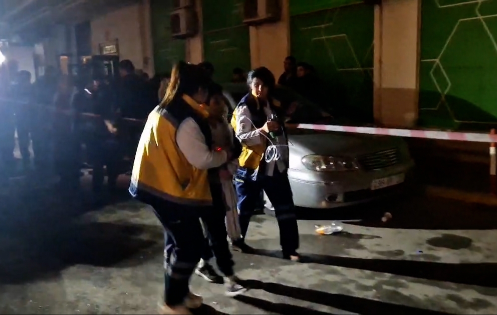 Bina sakinləri yanğın yerindən təxliyə edilir
