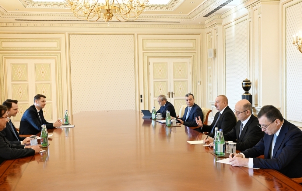 Le président azerbaïdjanais reçoit le ministre roumain de l’Energie