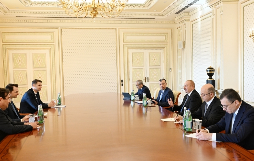 Präsident Ilham Aliyev empfängt rumänischen Energieminister