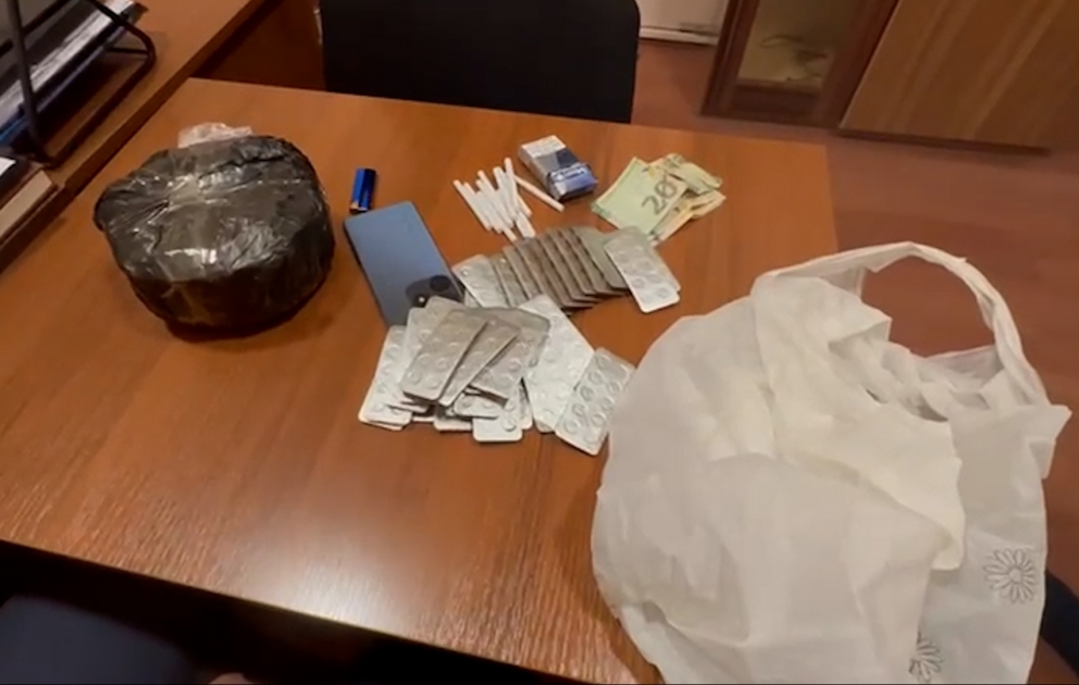 Bakıda saxlanılan iki nəfərdən 4 kiloqram heroin və metamfetamin aşkar olunub