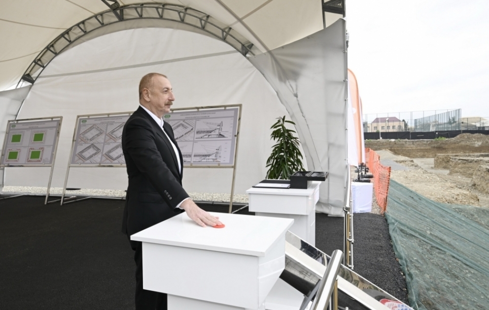 Pose de la première pierre du Stade urbain de Gandja