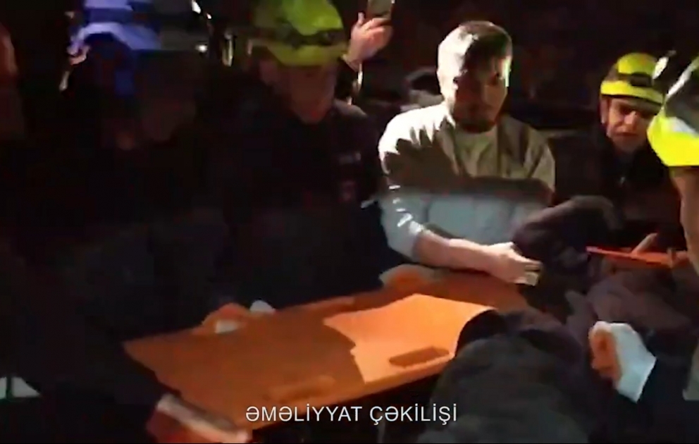 Sarayda mikroavtobusla yük avtomobili toqquşub