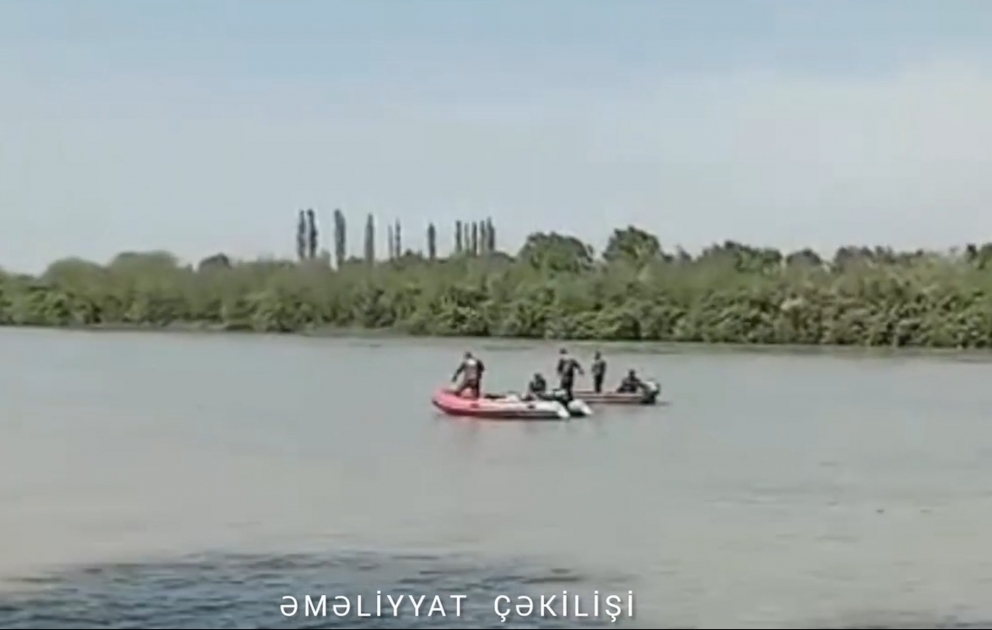Ağcabədidə Kürdə batan ata və qızının axtarışları davam etdirilir
