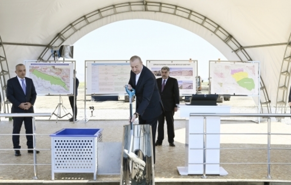 AZƏRTAC XƏBƏR VERİR: Dövlətimizin başçısı Hacıqabulda Şirvan suvarma kanalının təməlini qoyub