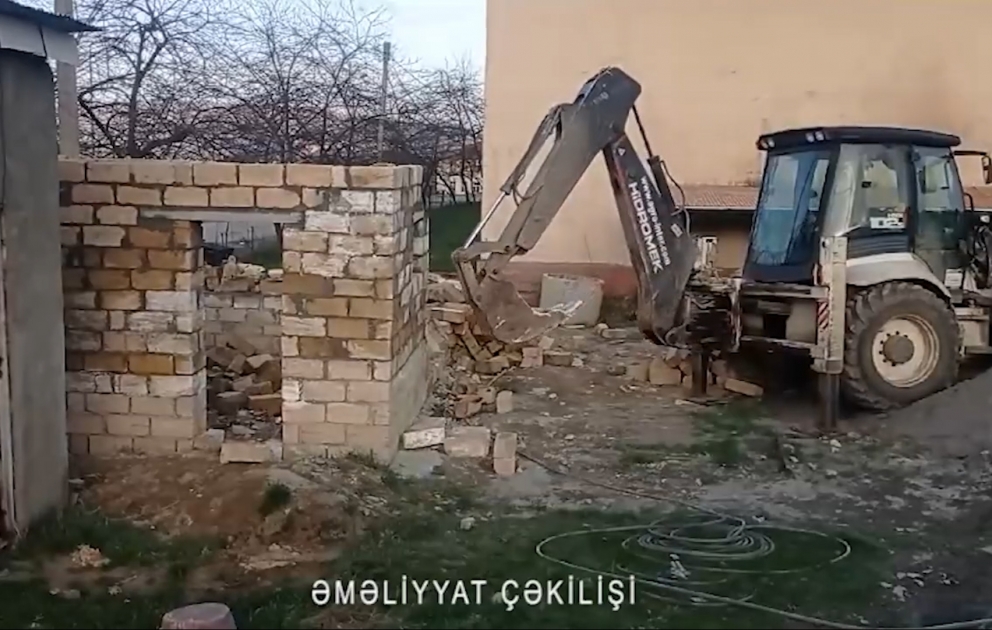Fövqəladə Hallar Nazirliyi tərəfindən daha bir qanunsuz tikili sökülüb