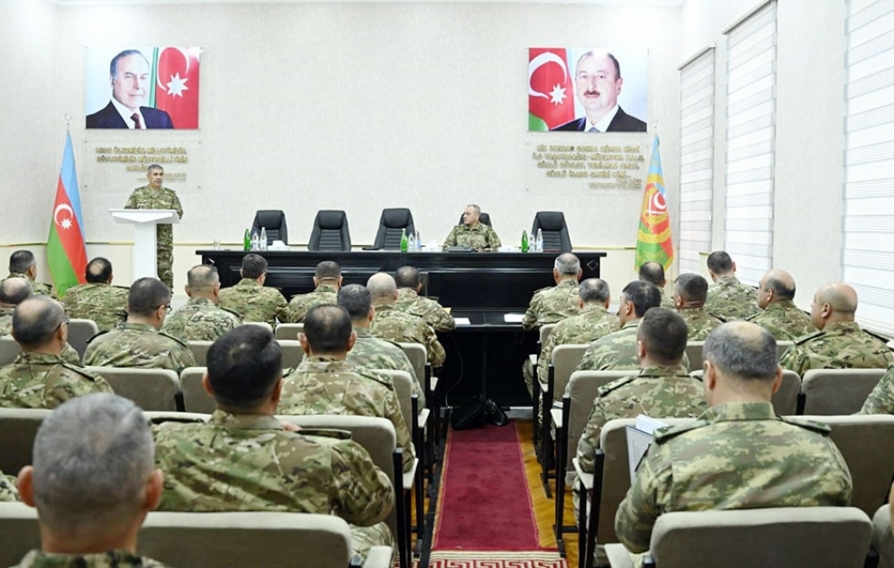 Azerbaijan Defense Minister meets with the leadership of Land Forces
