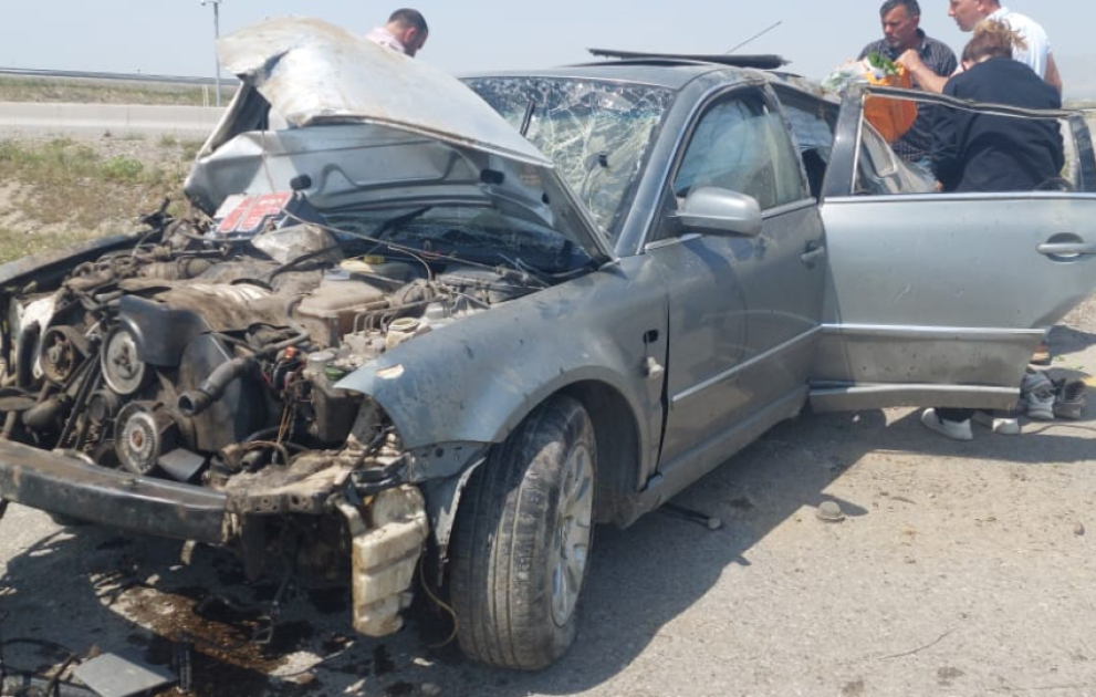 Hacıqabulda minik avtomobili aşıb, 8 nəfər xəsarət alıb
