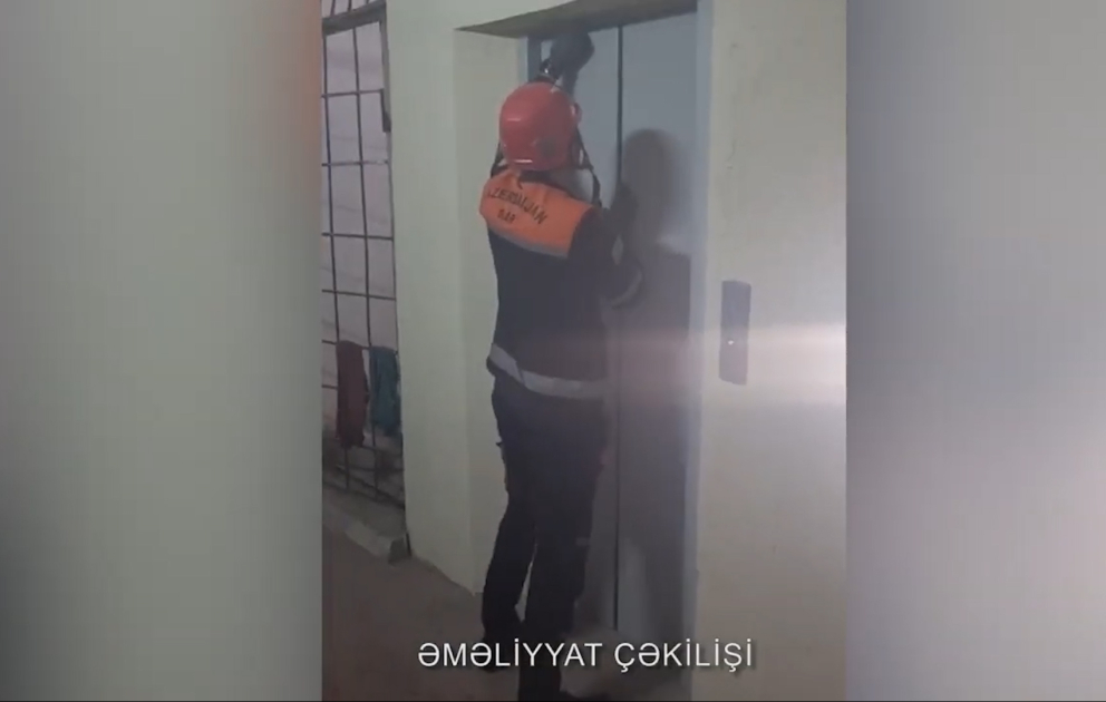 FHN: Liftdə qalanlar xilas edilib