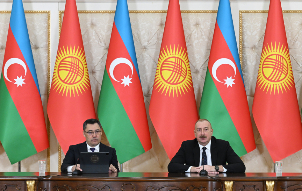 Les présidents Ilham Aliyev et Sadyr Japarov font des déclarations à la presse