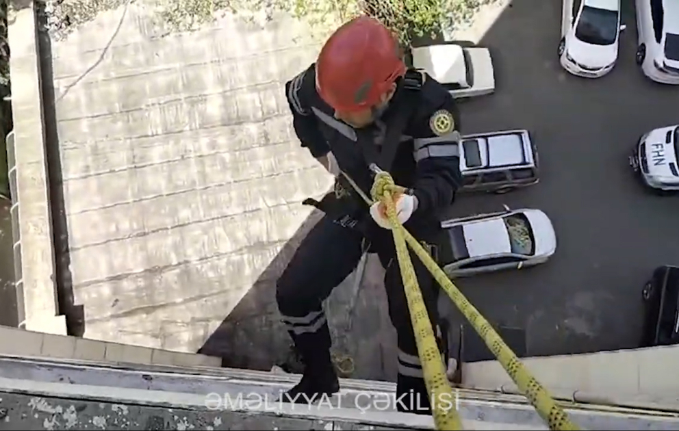 FHN köməksiz vəziyyətdə qalan şəxsi xilas edib