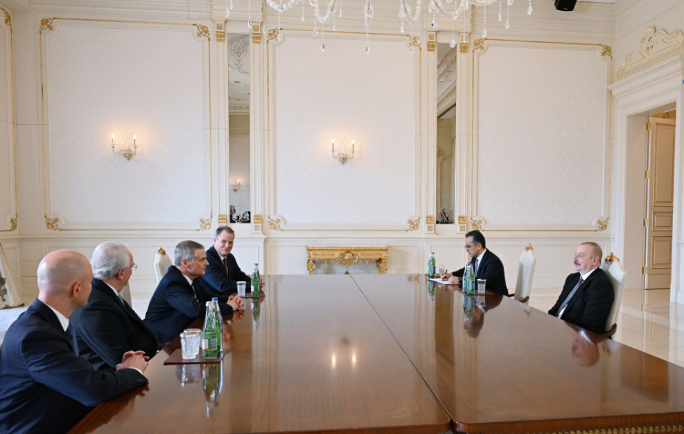 Prezident İlham Əliyev Amerika Birləşmiş Ştatlarının Mormon Kilsəsinin və Stirlinq Fondunun nümayəndələrini qəbul edib