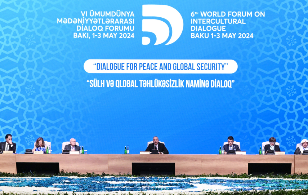Bakıda VI Ümumdünya Mədəniyyətlərarası Dialoq Forumu işə başlayıb 
Prezident İlham Əliyev Forumun açılış mərasimində iştirak edib