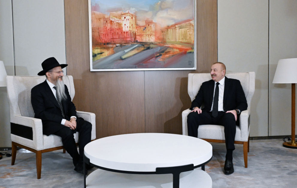 Präsident Ilham Aliyev empfängt russischen Oberrabbiner