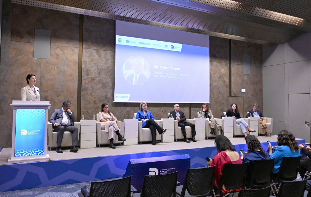 Bakı Forumu çərçivəsində müasir yaradıcılıq sənayesinə aid panel sessiya keçirilib