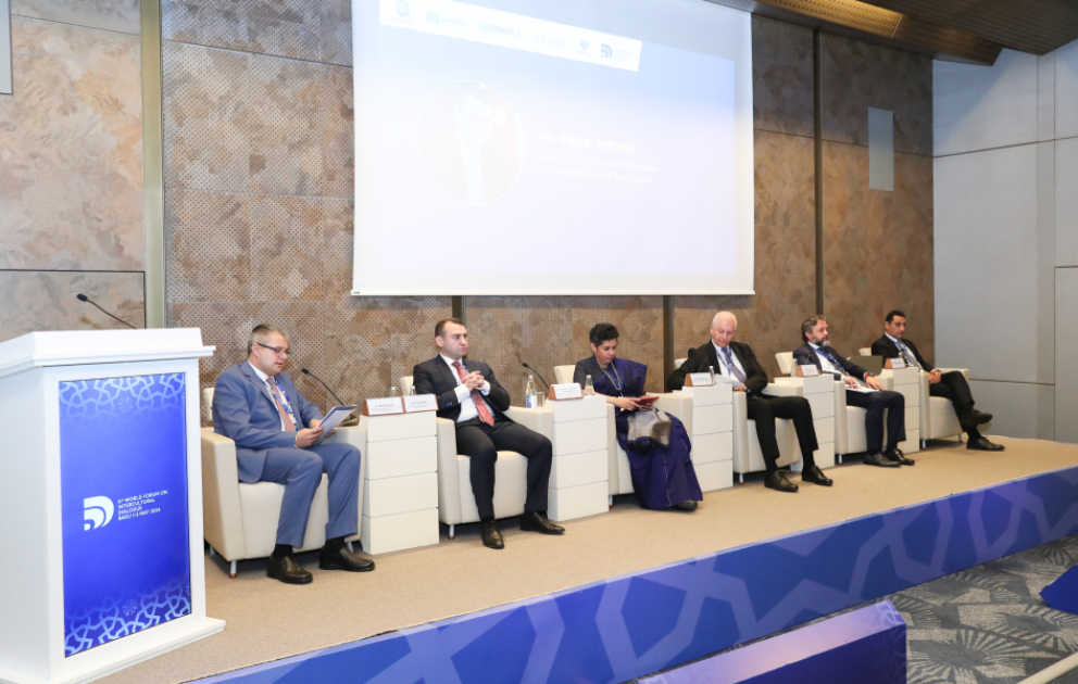 Bakı Forumunda “Üfüqləri birləşdirərək: İpək yolu proqramının müasir trendləri və qlobal təsiri” mövzusunda panel iclası keçirilib