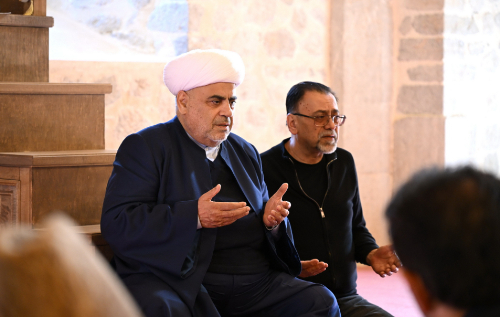 Müsəlman din xadimləri Yuxarı Gövhər Ağa məscidində namaz qılıblar