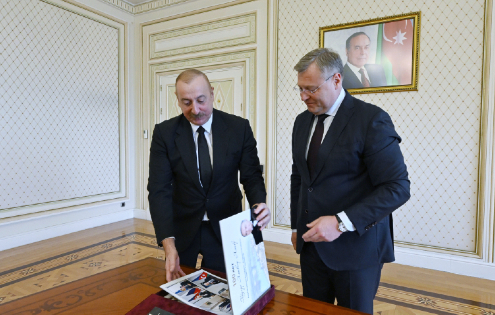 Президент Ильхам Алиев принял губернатора Астраханской области Российской Федерации