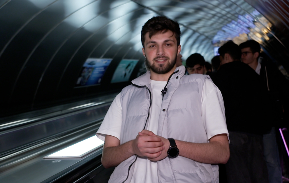 8 guşəli döşəmə, saraya xas çilçıraq- Dəbdəbəli metrostansiya