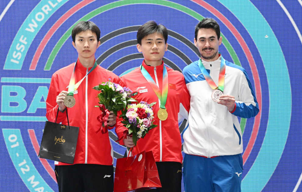 Bakıda qızıl medal qazanan çinli atıcı dünya rekordunu yeniləyib