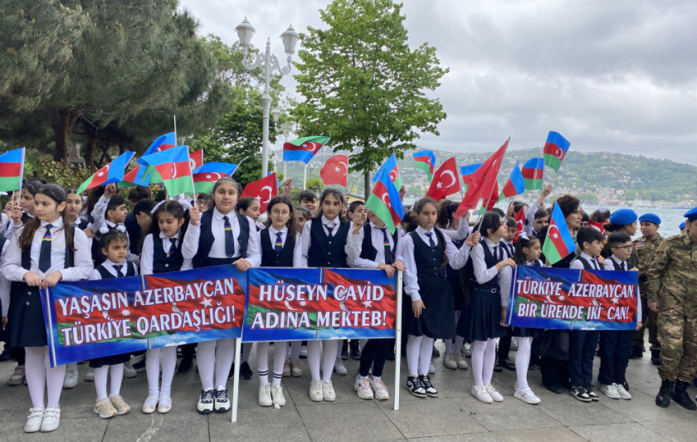Ümummilli Lider Heydər Əliyevin əziz xatirəsi İstanbulda ehtiramla anılıb