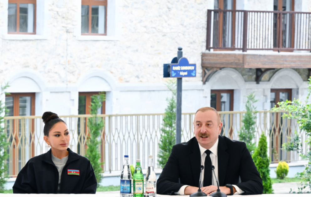 Le président Ilham Aliyev félicite les résidents de Choucha à l’occasion du retour dans leur terre natale
