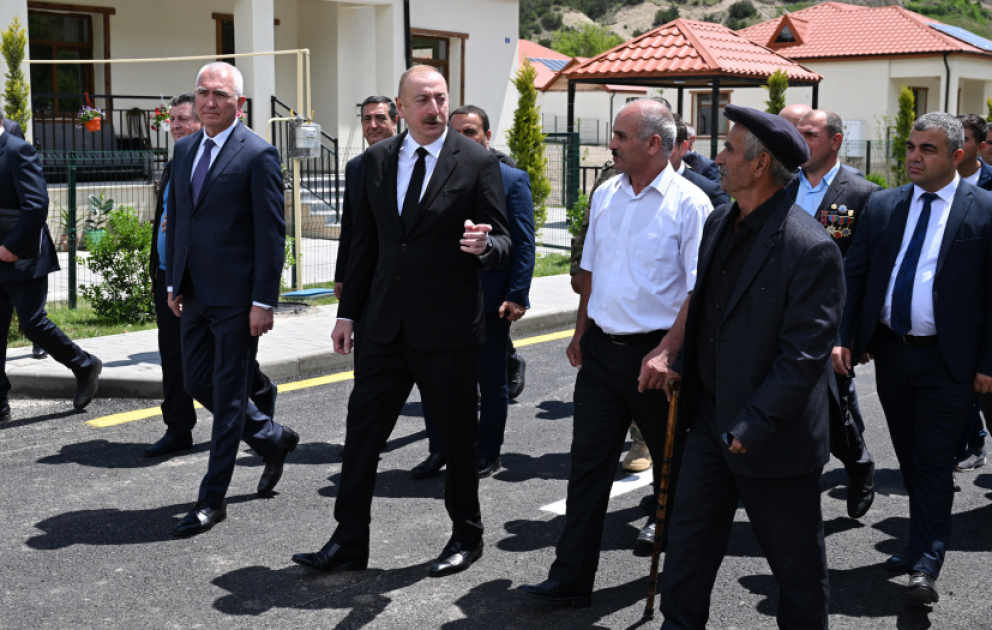 President Ilham Aliyev met with residents who had relocated to Sus village in Lachin district