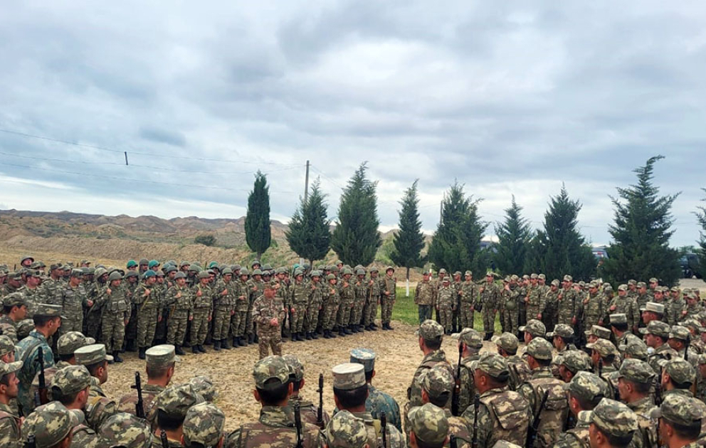 Hərbi vəzifəlilərin təlim toplanışında növbəti tapşırıqlar icra edilir