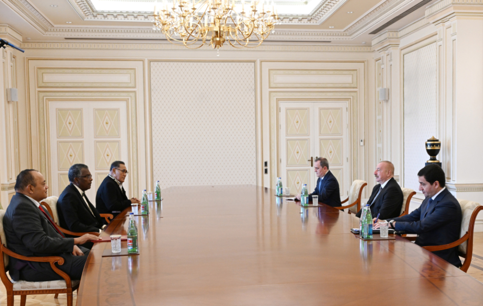 Präsident Ilham Aliyev empfängt Generalgouverneur von Tuvalu, Premierminister von Tonga und Außenminister des Commonwealth der Bahamas