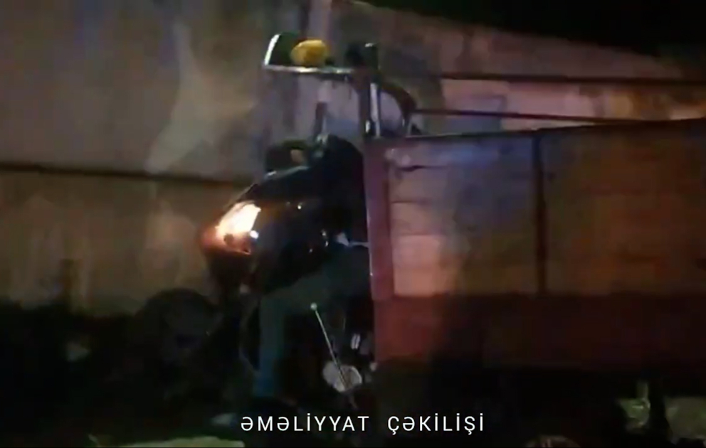 Gəncədə motosiklet divara çırpıldı - Sürücü xəsarət aldı
