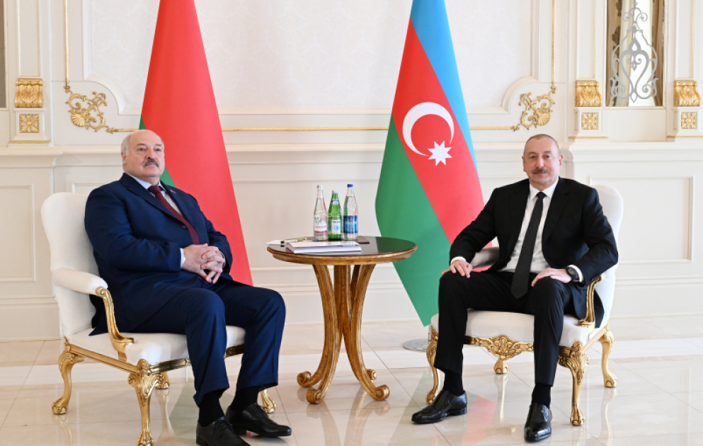 Entretien en tête-à-tête des présidents azerbaïdjanais et biélorusse