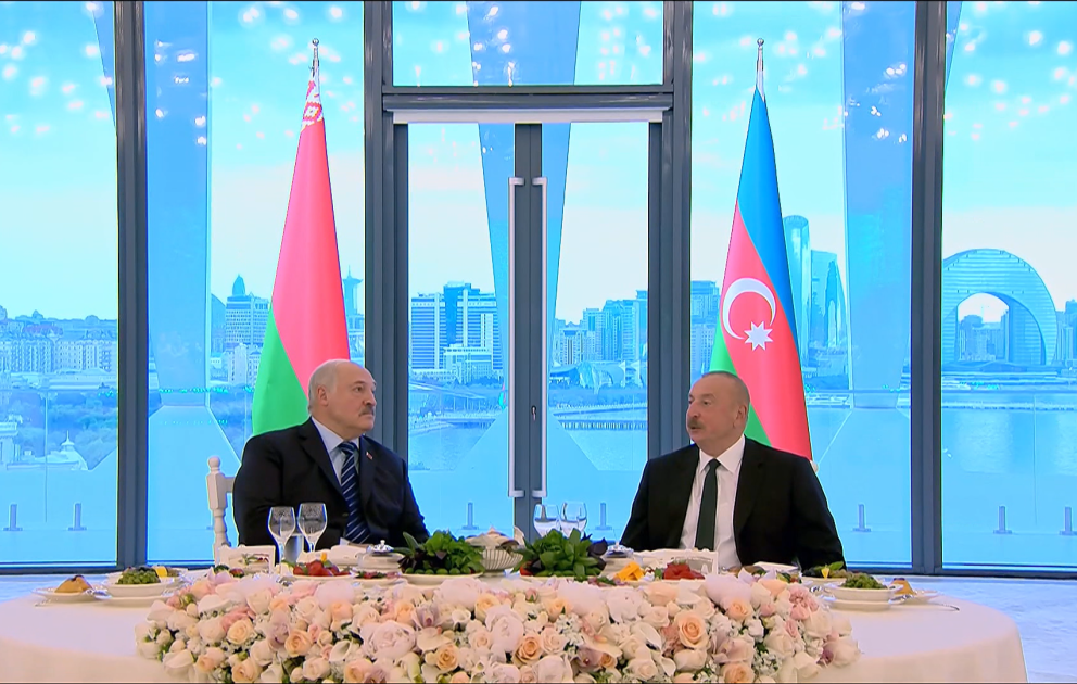 Präsident Ilham Aliyev gibt Gastmahl zu Ehren von Präsident Alexander Lukaschenko
