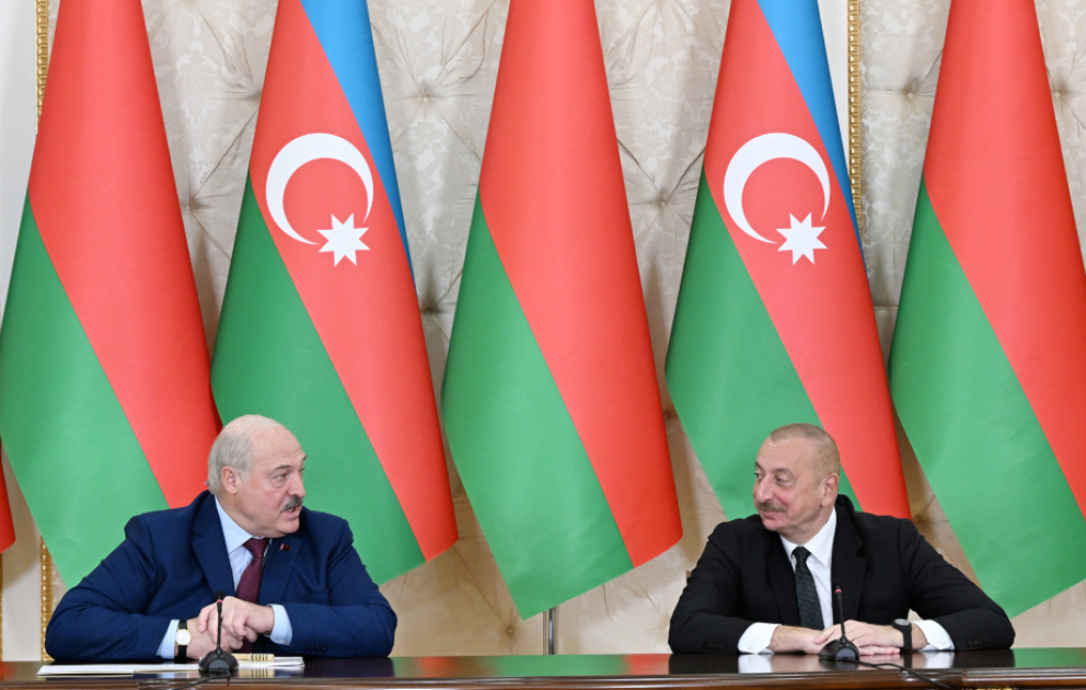 Aleksandr Lukaşenko: Qafqazda Azərbaycanın timsalında olduqca güclü, normal lider ölkə mövcuddur
