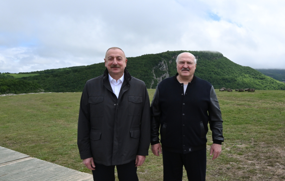 AZƏRTAC XƏBƏR VERİR: Prezident İlham Əliyev və Aleksandr Lukaşenko Şuşaya səfər ediblər